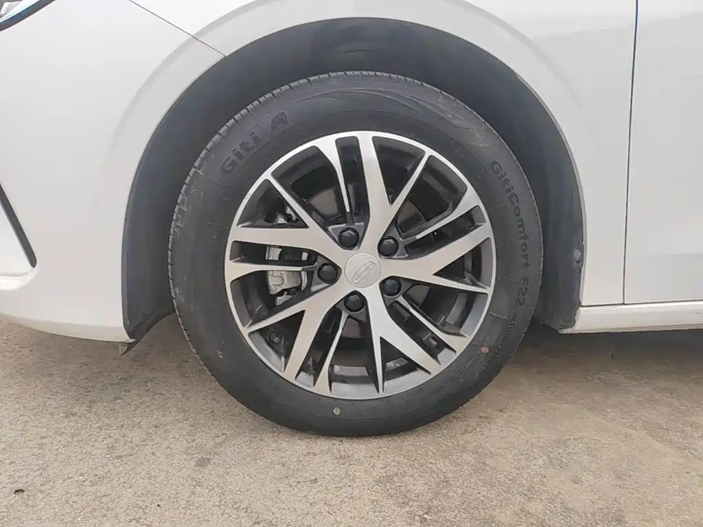 Geely Emgrand — миниатюра 23