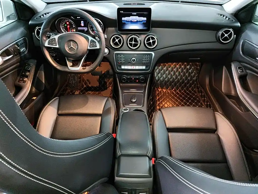 Mercedes-Benz GLA — миниатюра 10