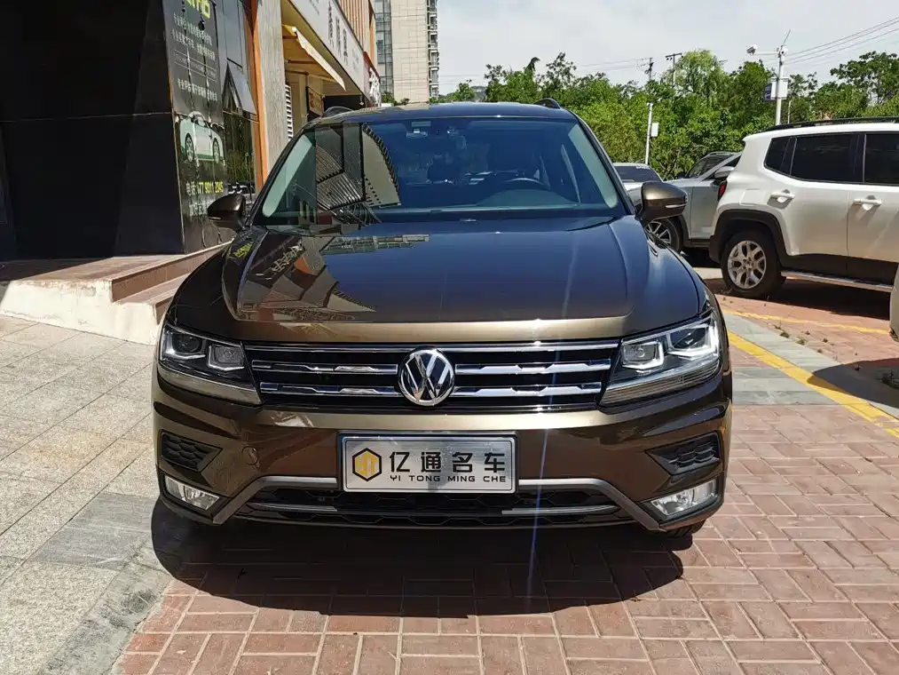 Volkswagen Tiguan L — миниатюра 2