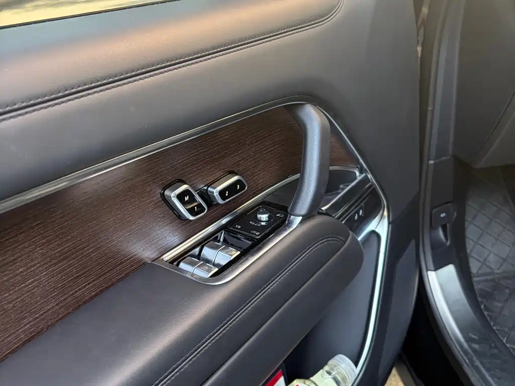 Land Rover Range Rover — миниатюра 10