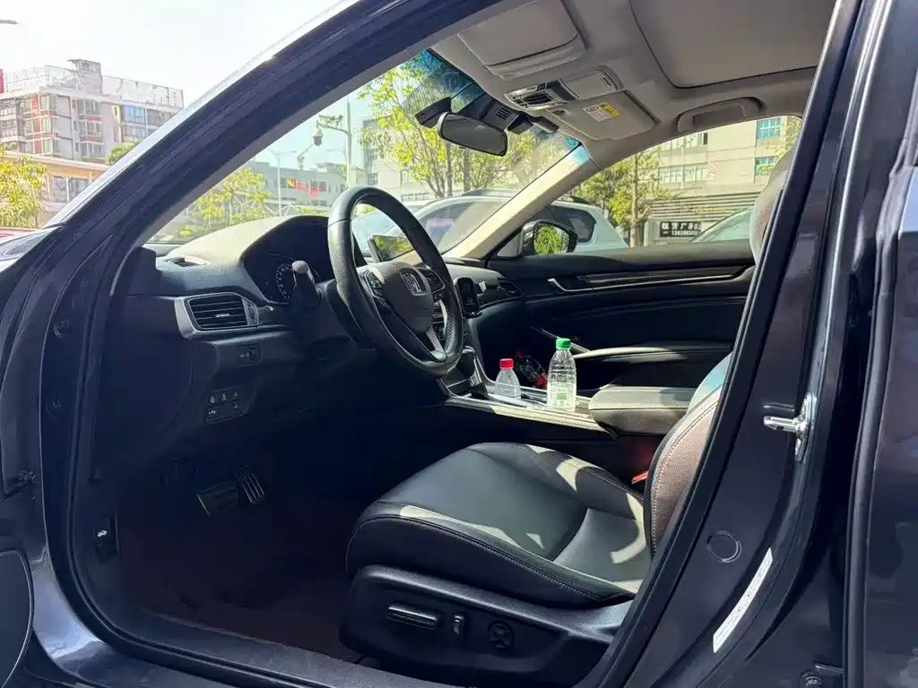 Honda Accord — миниатюра 7