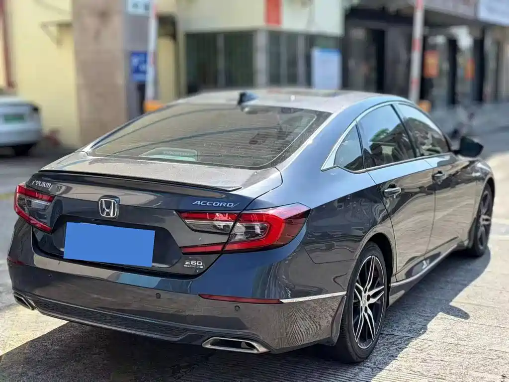 Honda Accord — миниатюра 6