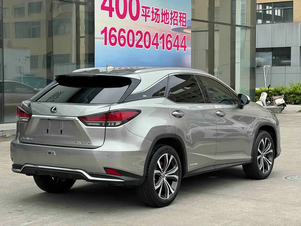Lexus RX - фото 8