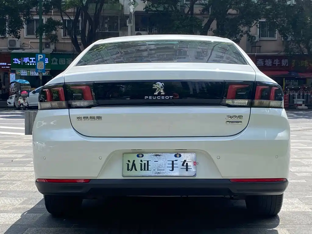 PEUGEOT  308