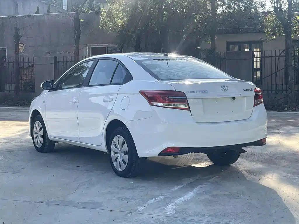 Toyota Yaris L — миниатюра 9