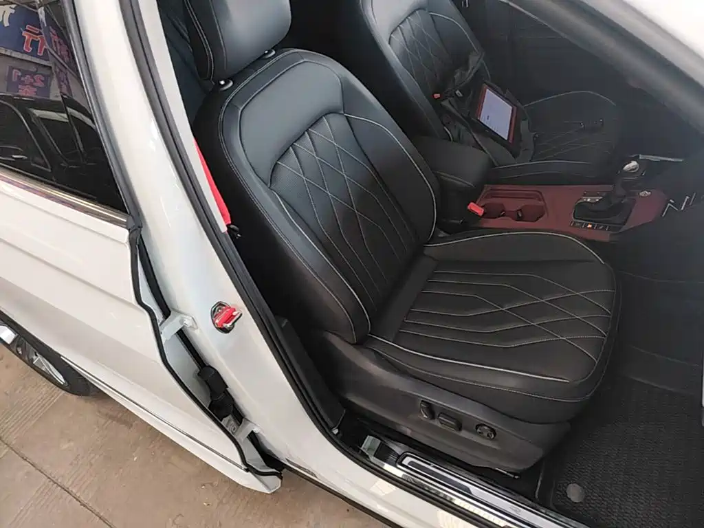 Volkswagen Tiguan L — миниатюра 25