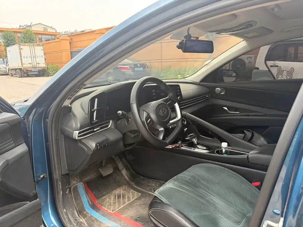 Hyundai Elantra — миниатюра 7
