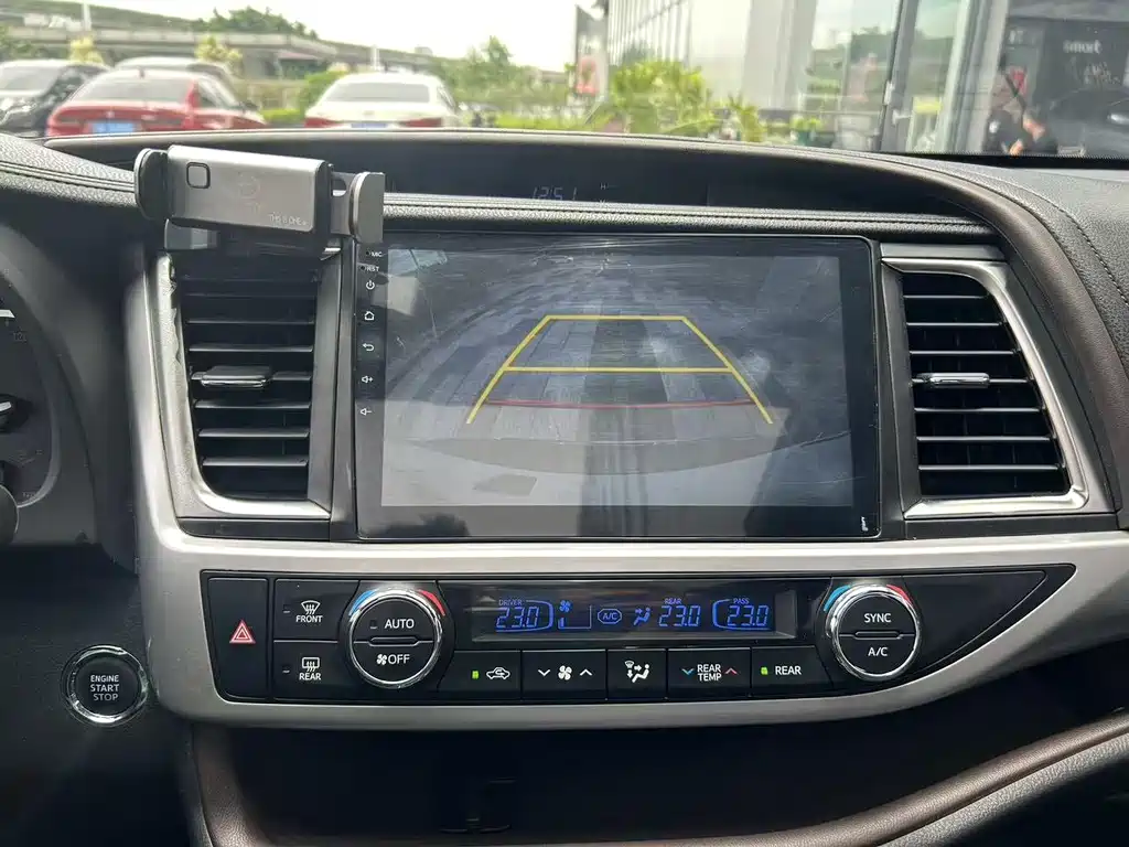 Toyota Highlander — миниатюра 15