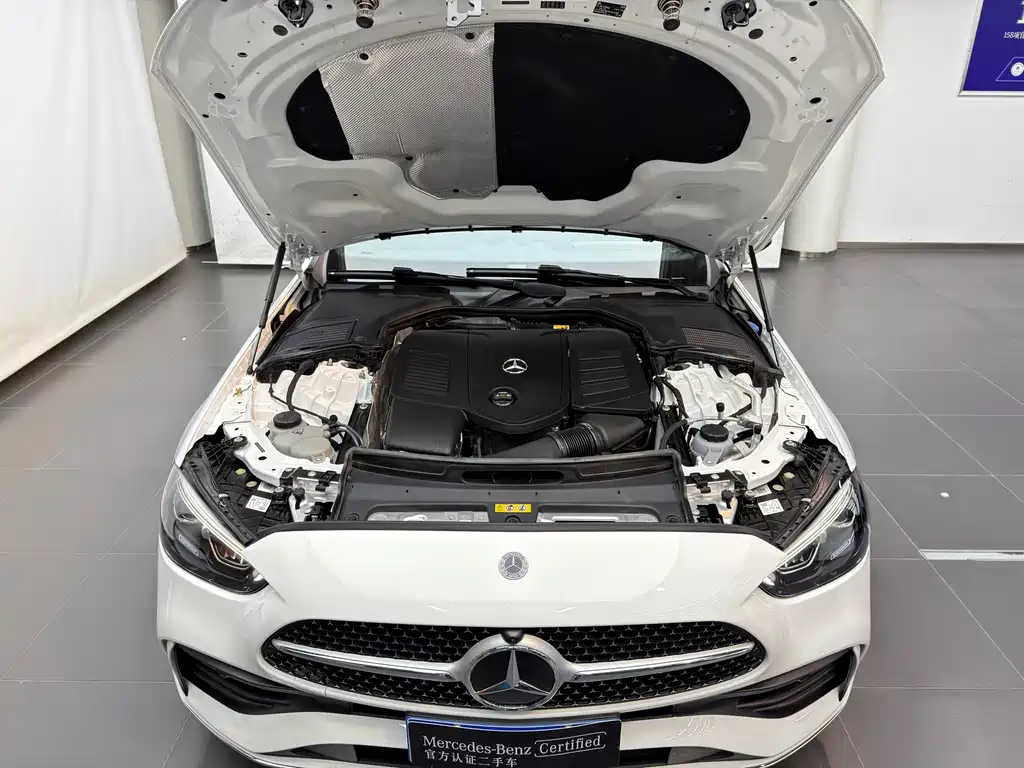 Mercedes-Benz C-Class — миниатюра 6