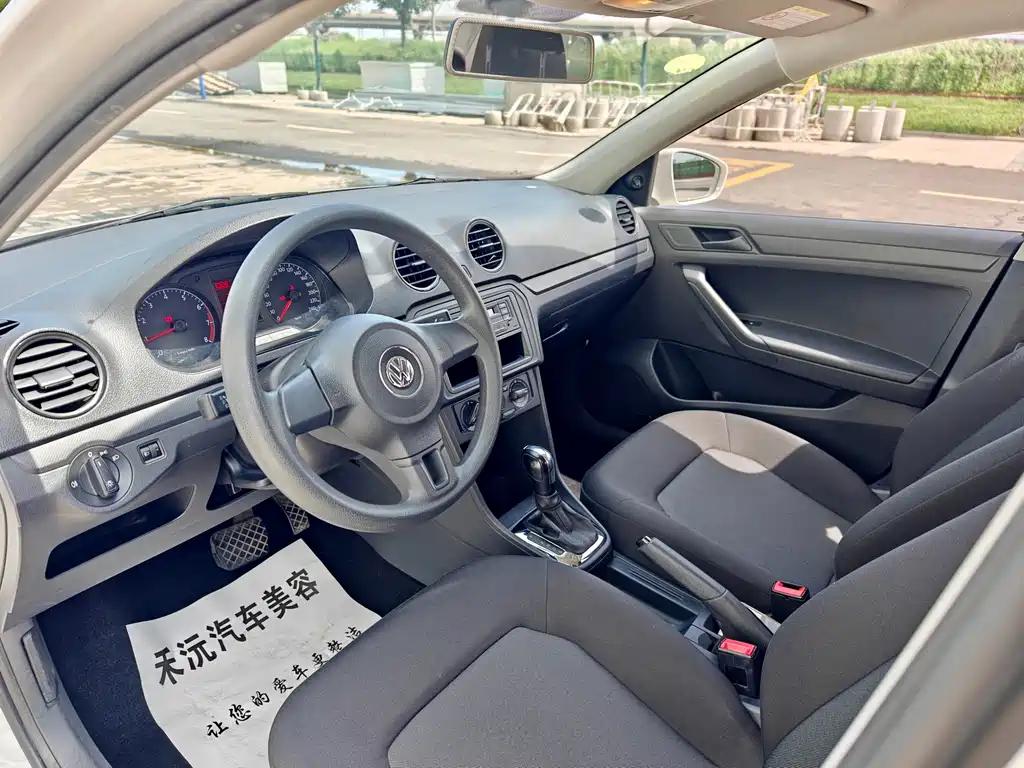 Volkswagen Jetta — миниатюра 8