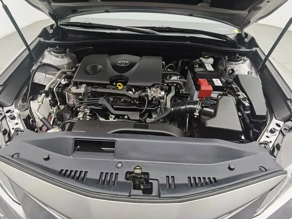 Toyota Camry — миниатюра 6