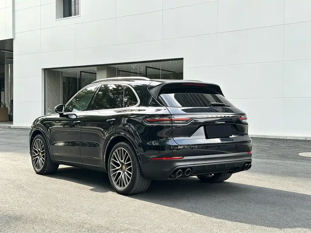 Porsche Cayenne — миниатюра 26