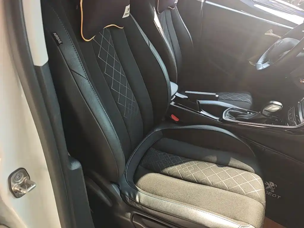 Peugeot 308 — миниатюра 25