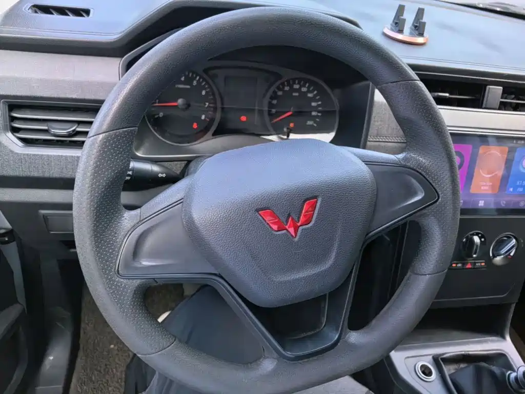 Wuling Hongguang PLUS — миниатюра 11