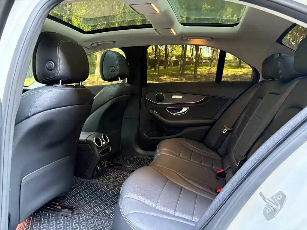 Mercedes-Benz C-Class — миниатюра 5