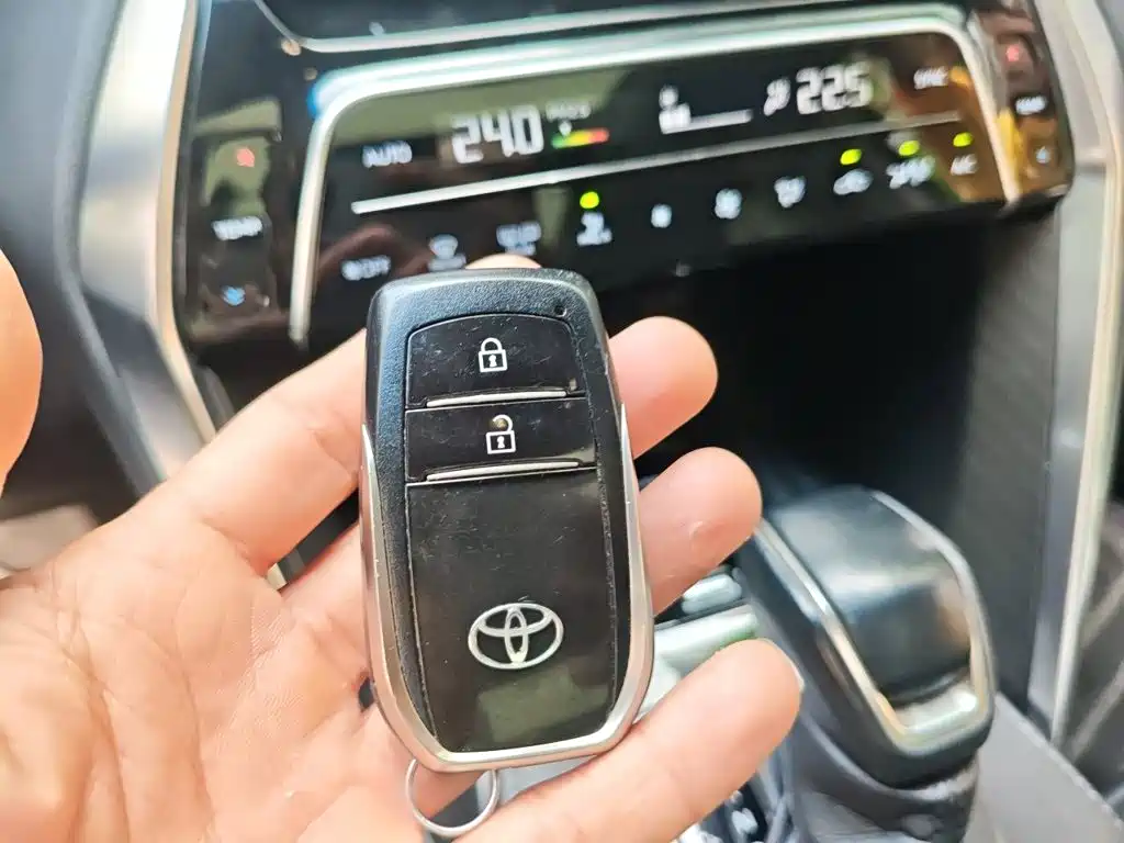 Toyota Harrier — миниатюра 12