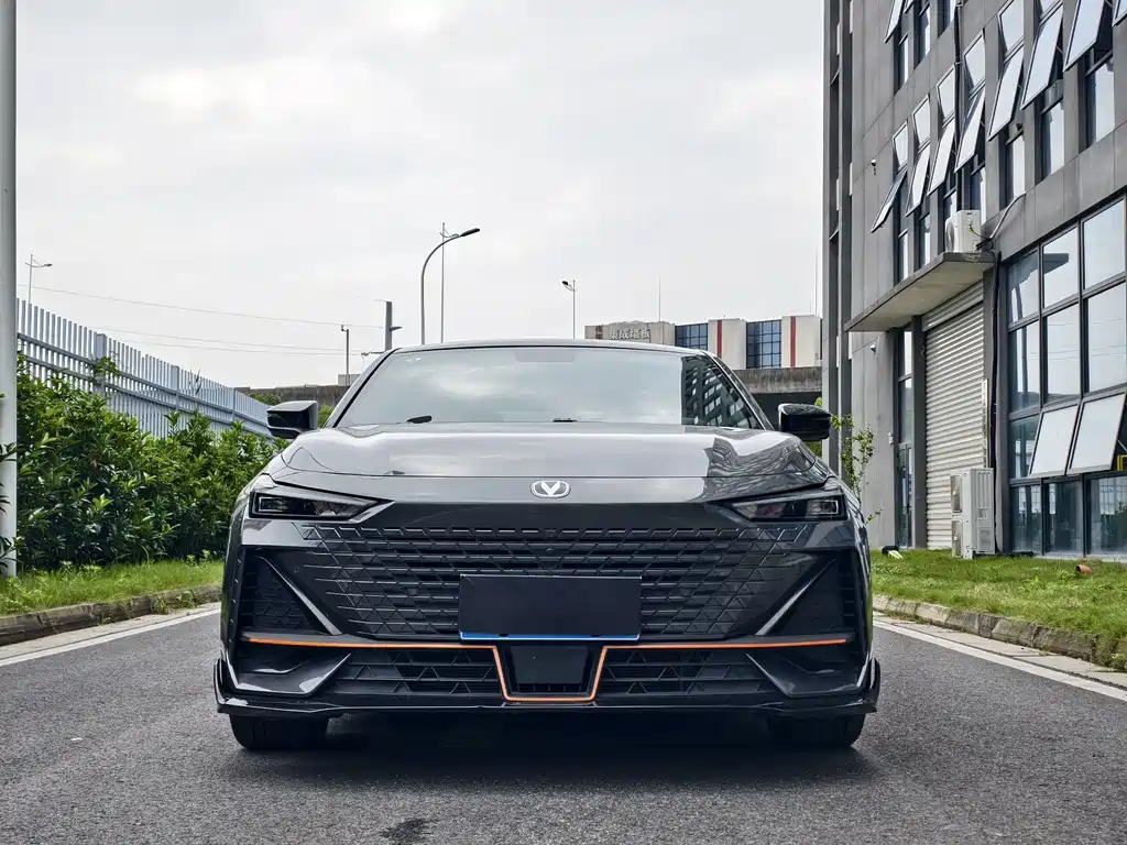 Changan UNI-V 2022 1.5T Sport