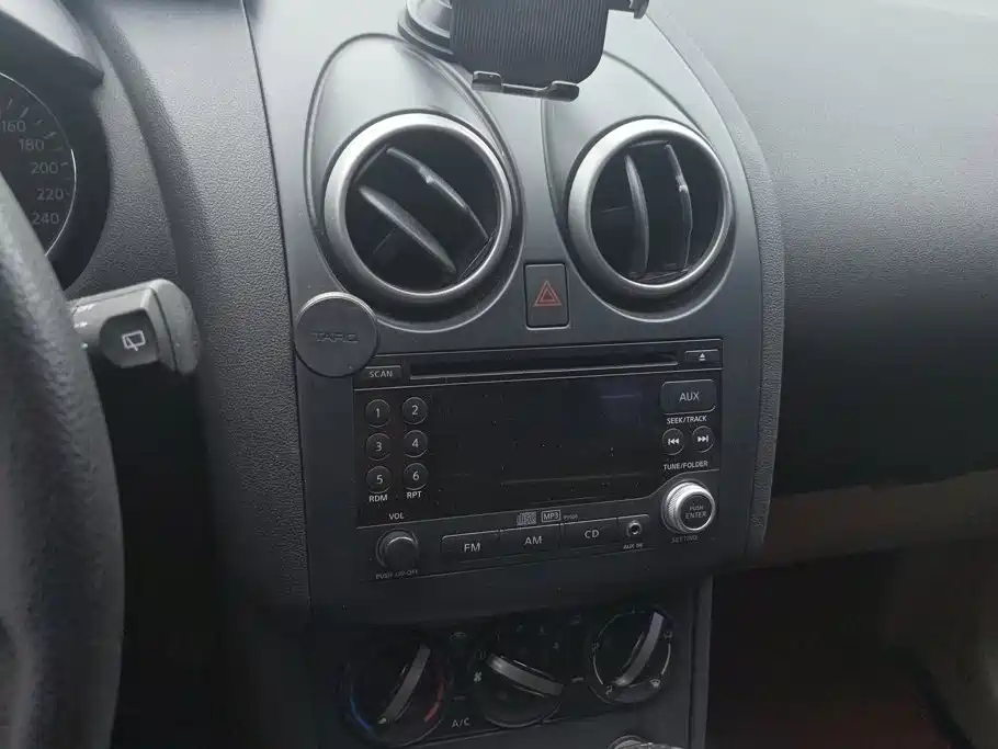 Nissan Qashqai — миниатюра 13