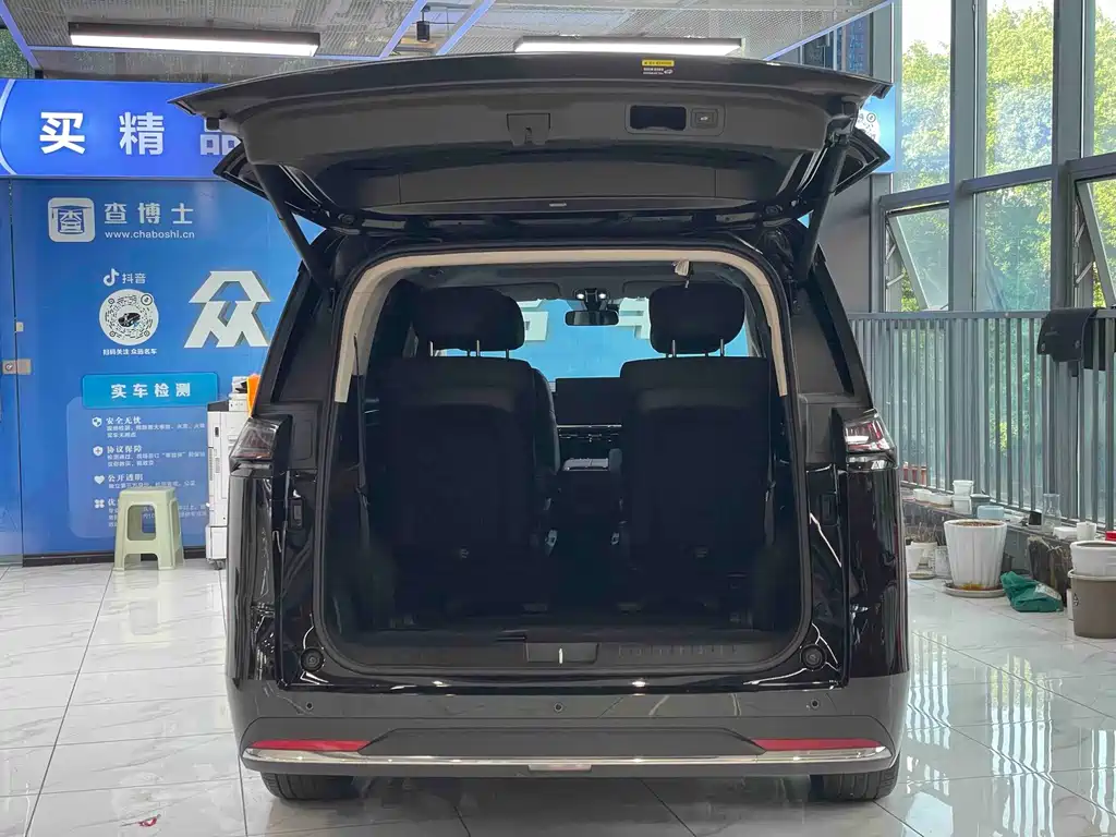 GAC Motor 传祺E8 PHEV — миниатюра 4