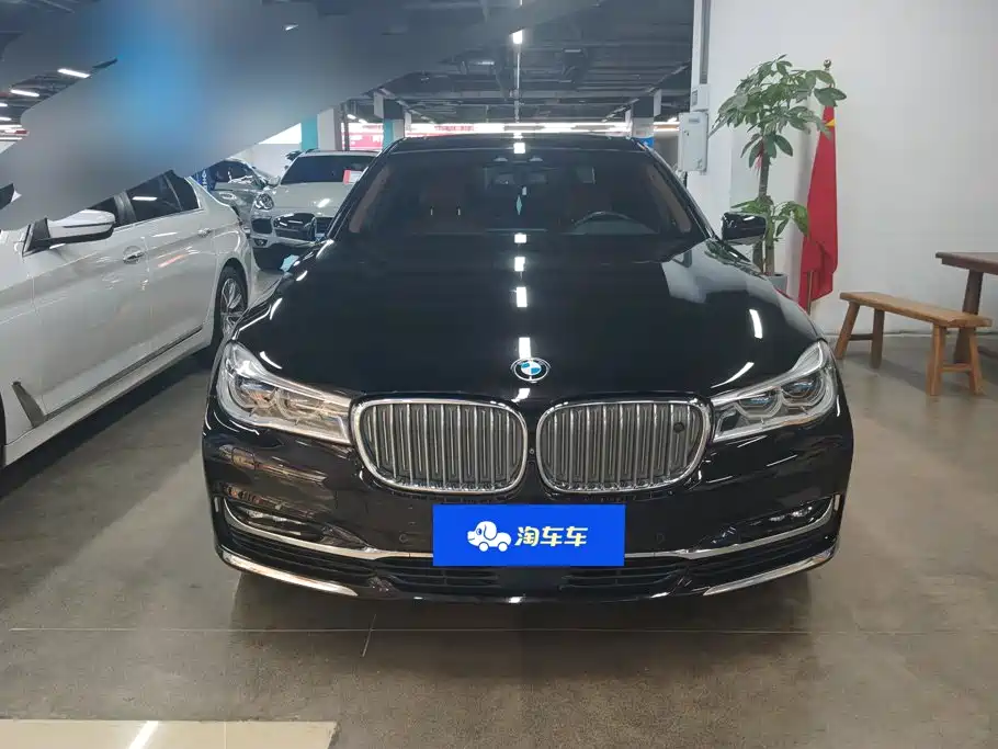 BMW 7 Series — миниатюра 2