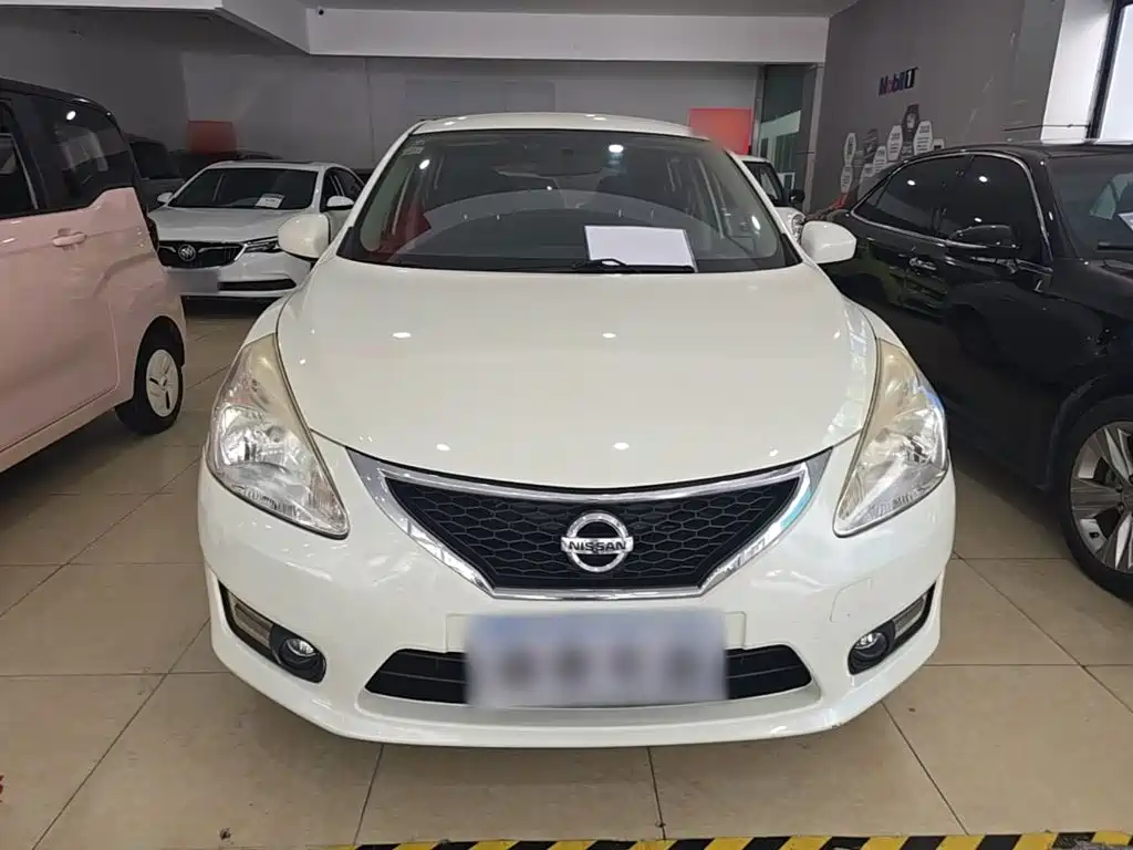 Nissan Tiida — миниатюра 3