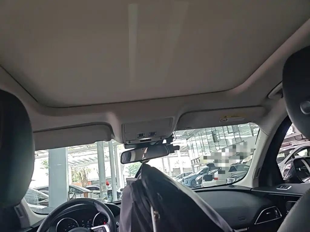 Jaguar F-PACE — миниатюра 18
