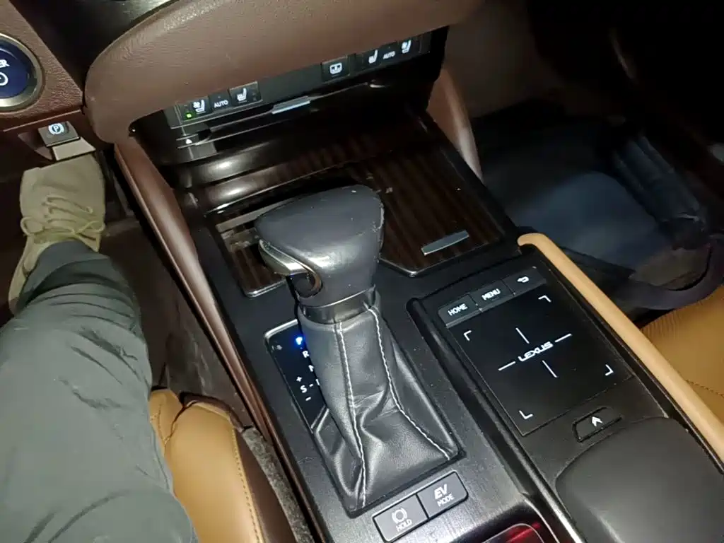 Lexus ES — миниатюра 14