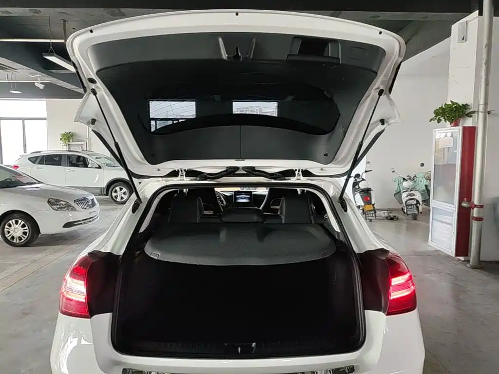 Mercedes-Benz GLA — миниатюра 19