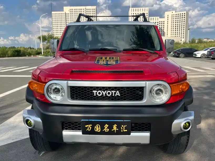 Toyota FJ Cruiser — миниатюра 2