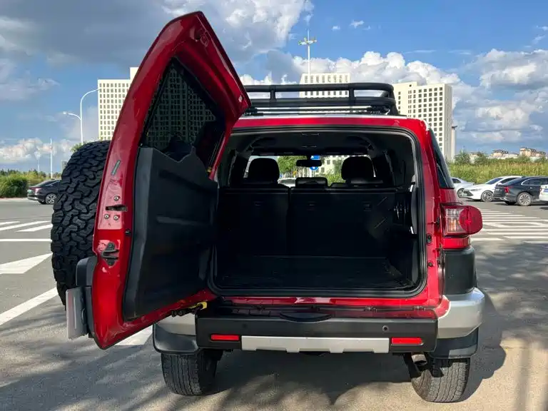 Toyota FJ Cruiser — миниатюра 24