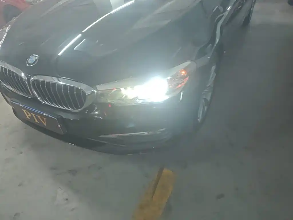 BMW 5 Series — миниатюра 24