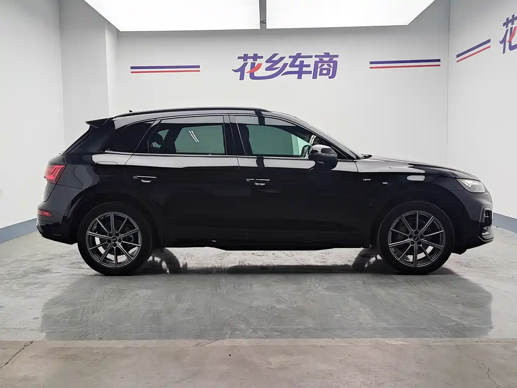 Audi Q5L — миниатюра 5