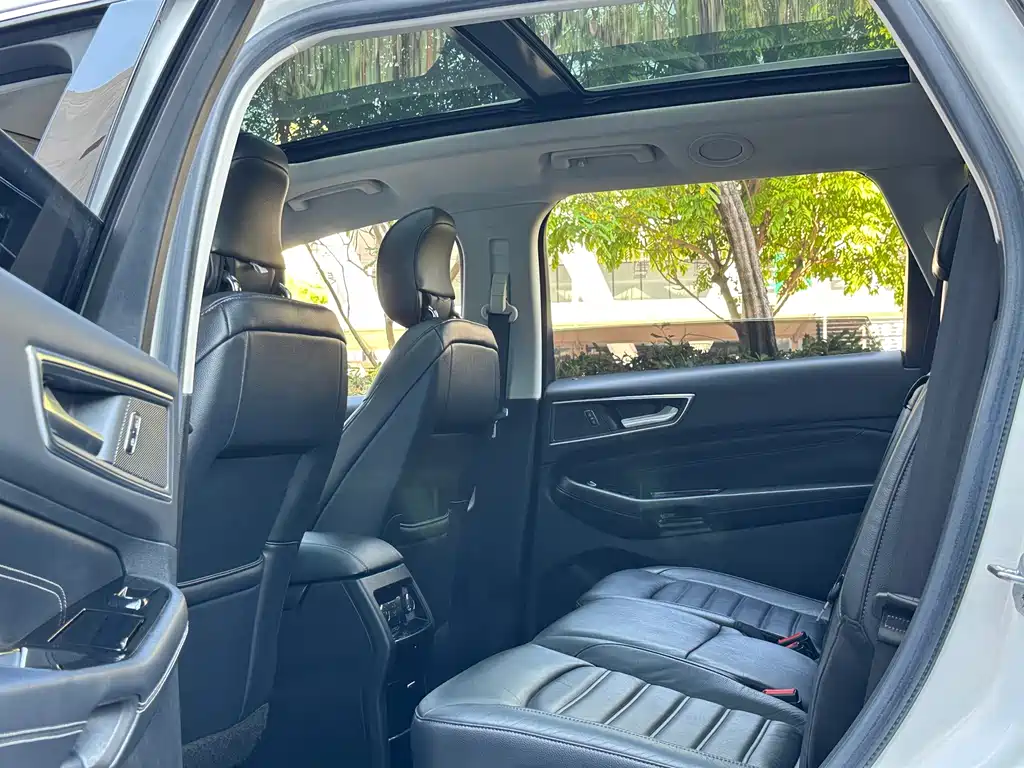 Ford Edge — миниатюра 6