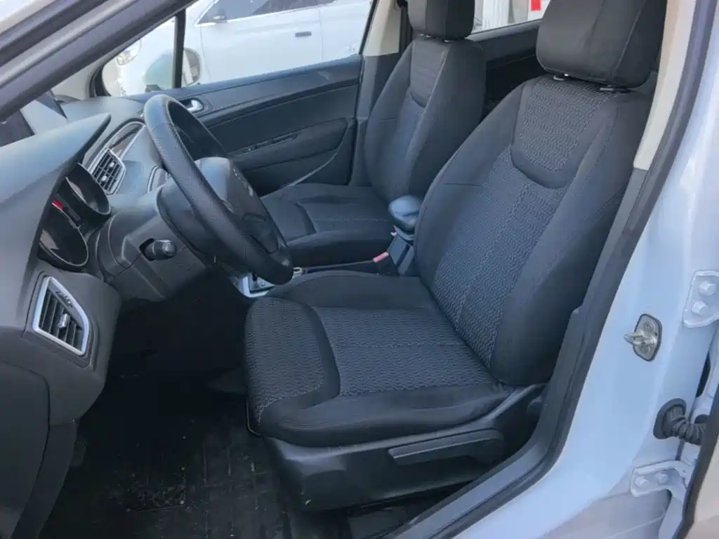Peugeot 308 — миниатюра 15