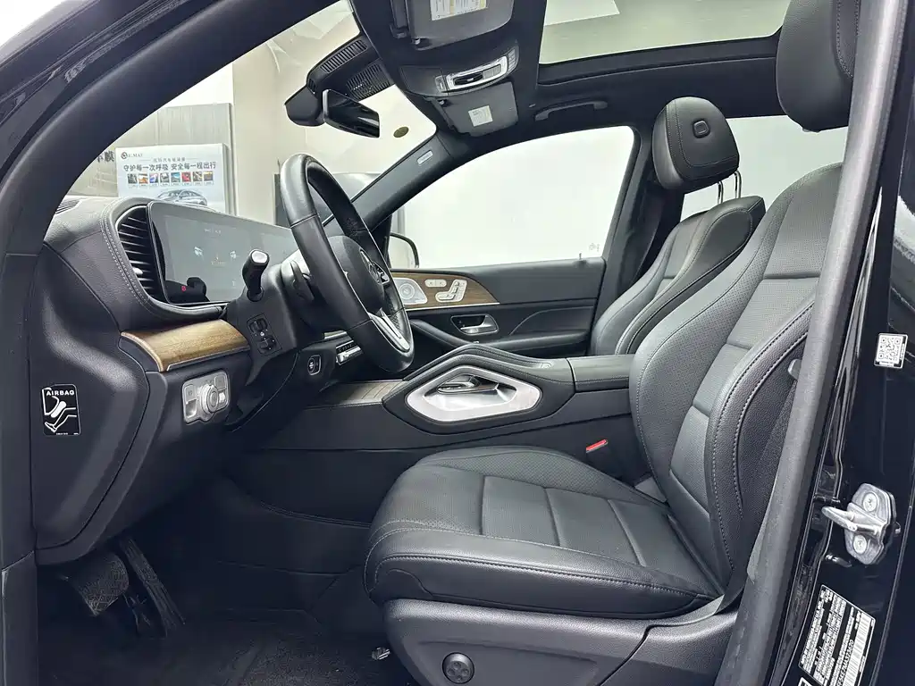 Mercedes-Benz GLS — миниатюра 10