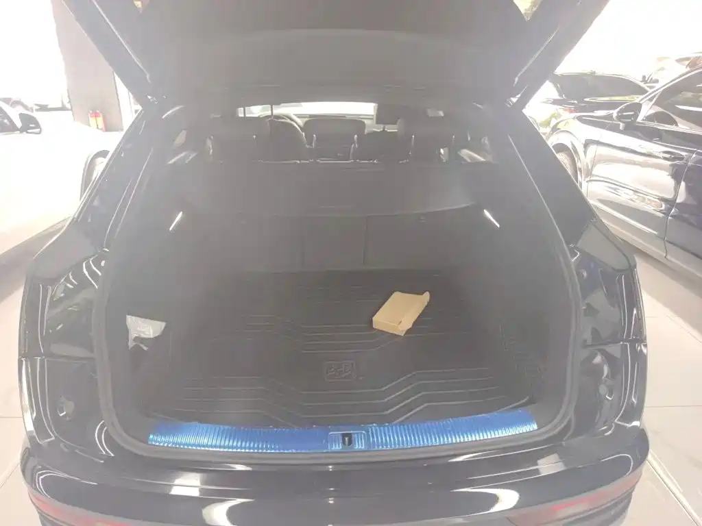Audi Q5L Sportback — миниатюра 15