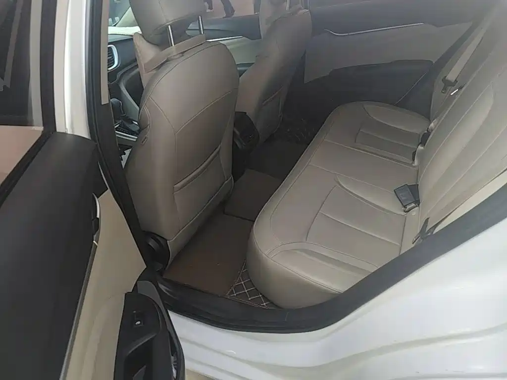 Buick Excelle — миниатюра 17