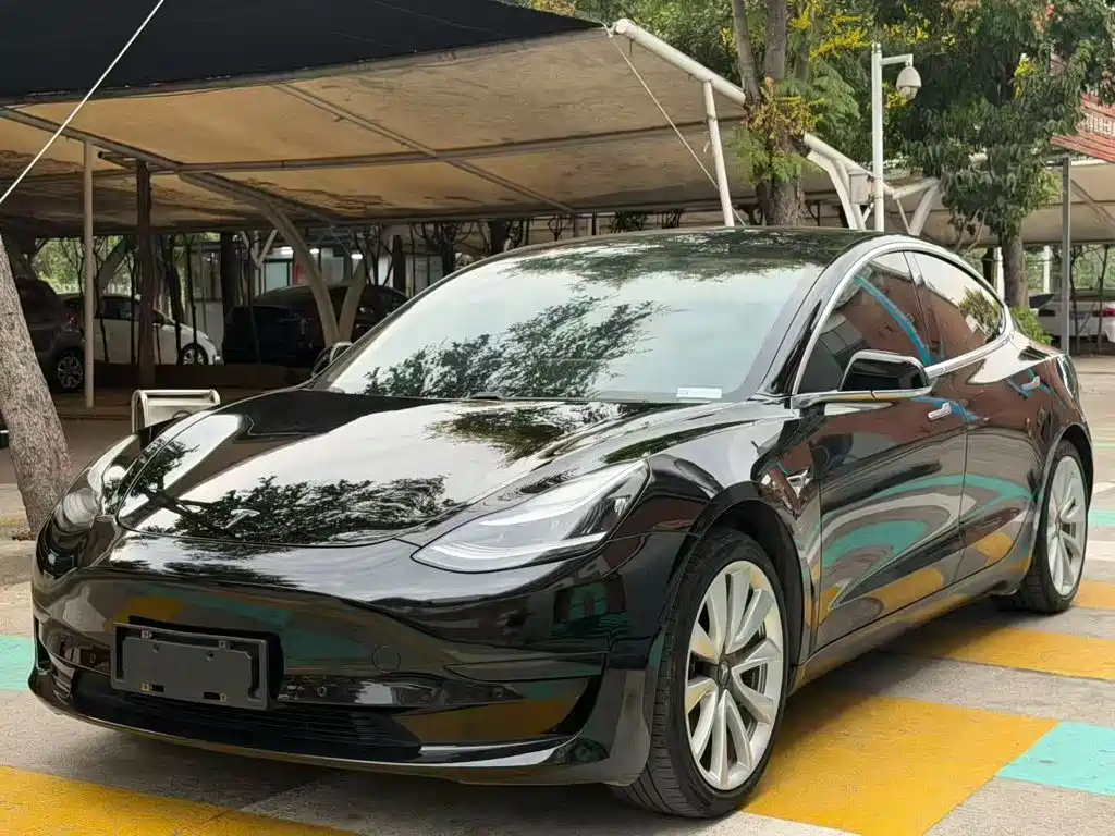 Tesla Model 3 — миниатюра 2