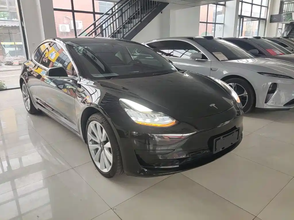 Tesla Model 3 — миниатюра 4