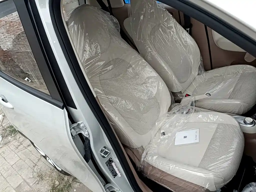 Wuling MINIEV — миниатюра 25