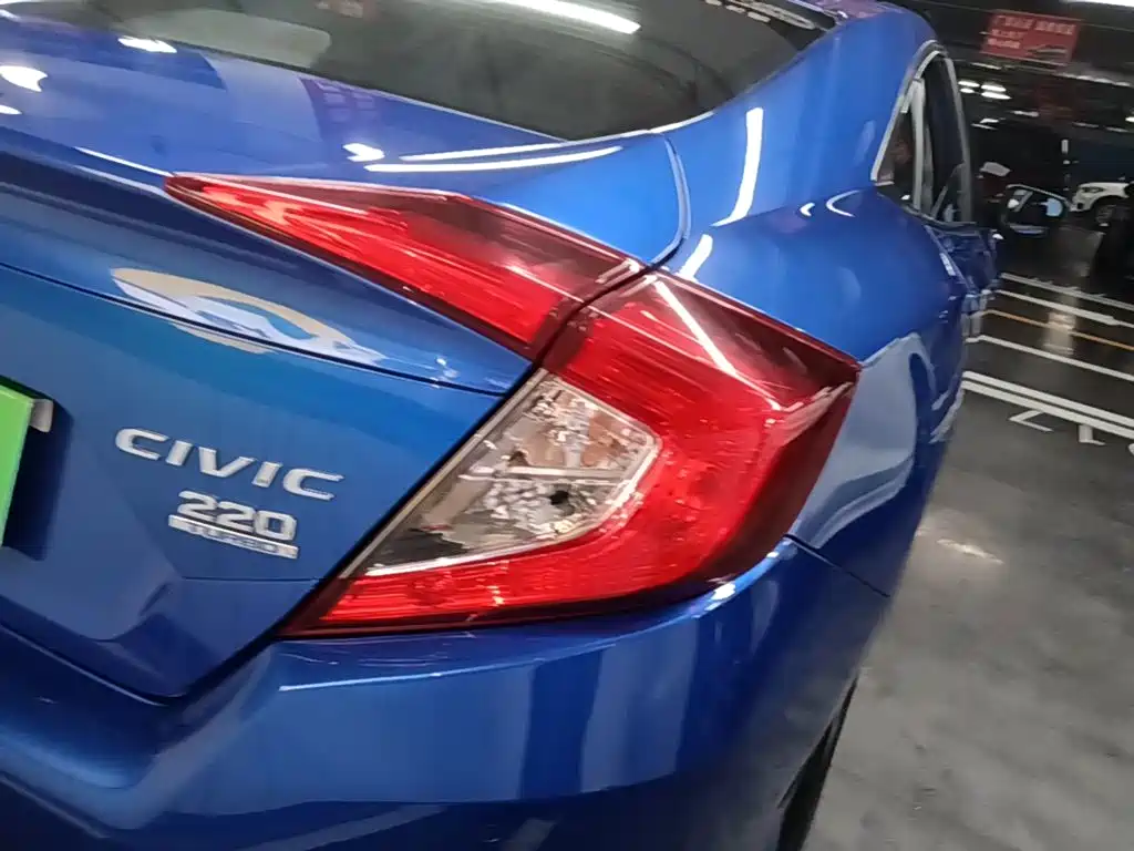 Honda Civic — миниатюра 8