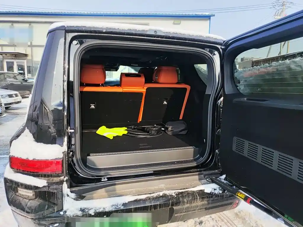 TANK TANK 700 NEW ENERGY