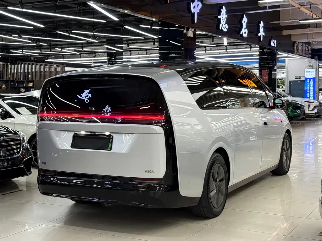 Li Auto Li MEGA — миниатюра 5