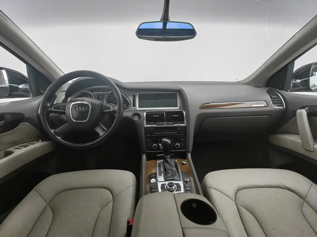 Audi Q7 — миниатюра 5