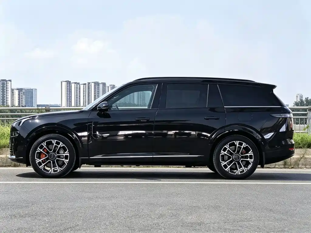 Lynk & Co 900 — миниатюра 3