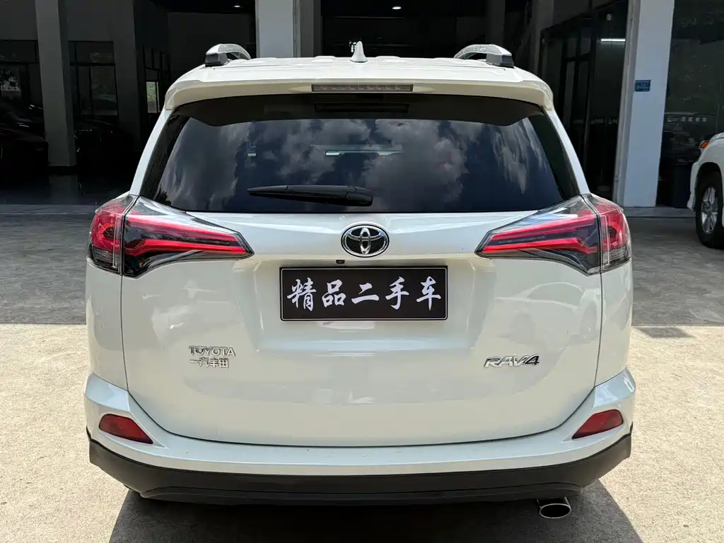 Toyota RAV4 — миниатюра 14