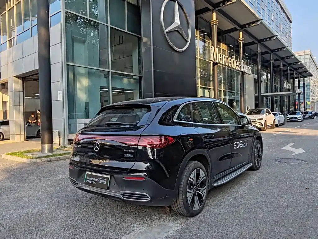 Mercedes-Benz EQE SUV — миниатюра 15