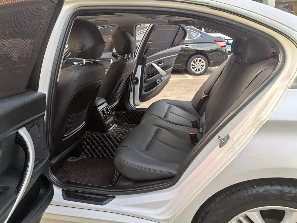 BMW 3 Series — миниатюра 10