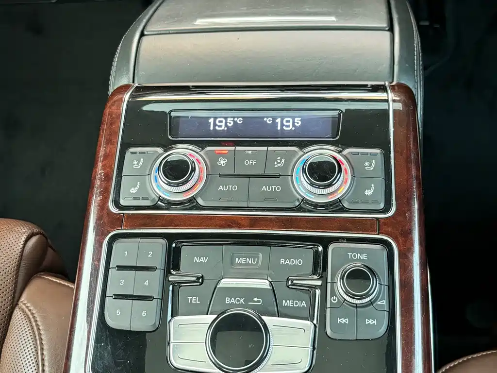 Audi A8 — миниатюра 16