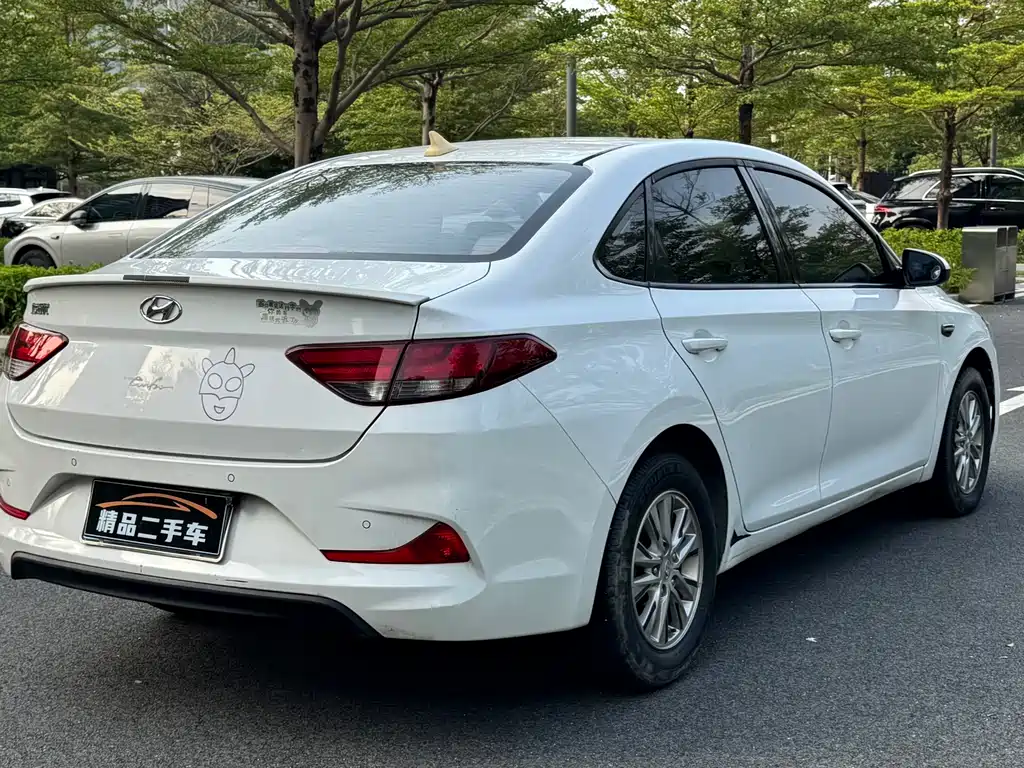 Hyundai Elantra — миниатюра 28